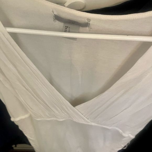 Classy top - Picture 2 of 9